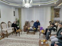 دیدار محمدامین توکلی زاده معاون امور اجتماعی و فرهنگی شهرداری تهران با خانواده‌های شهدای جنگ رمضان
